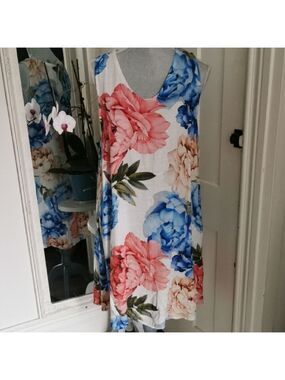 Lungo L'arno floral sleeveless dress. Midi , cottagecore. Made in Italy. Size M